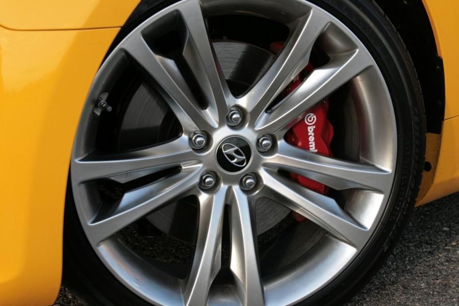  Hyundai Genesis Coupe 3.8 Track 2009 года  (фото 25 из 28)